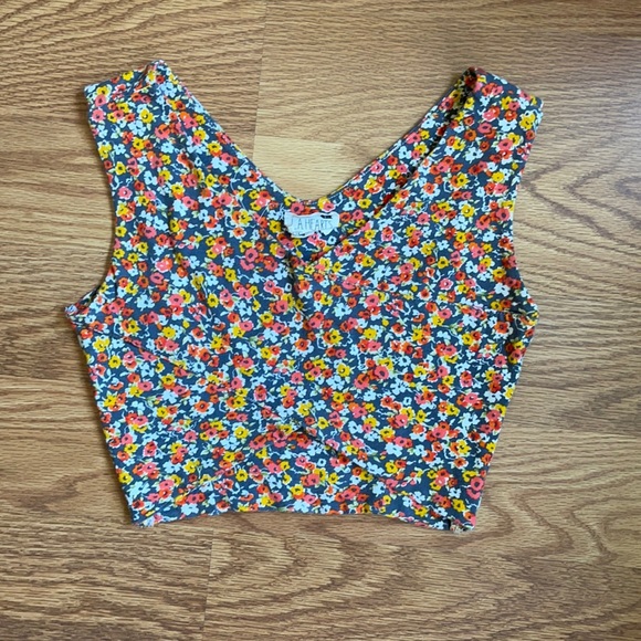 Trendy orange and yellow floral print crop top - Picture 1 of 2